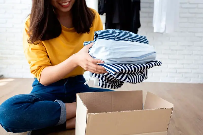 como embalar ropa para mudanza - Cómo empacar ropa en cajas