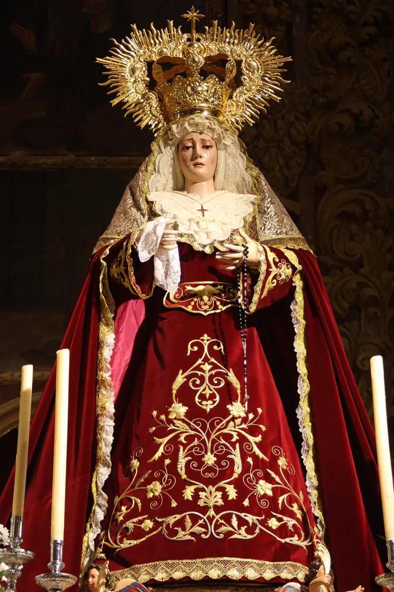 vestidos para imagenes religiosas - Cómo es el vestuario de la Virgen del Carmen