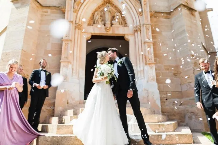 vestidos de novia religioso - Cómo ir vestido a la misa de una boda