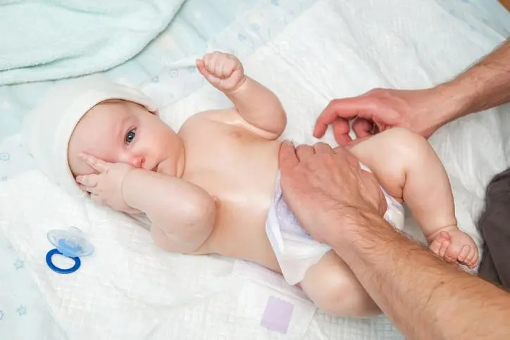 mi bebe llora cuando le pongo la ropa - Cómo puedo saber que le duele a mi bebé