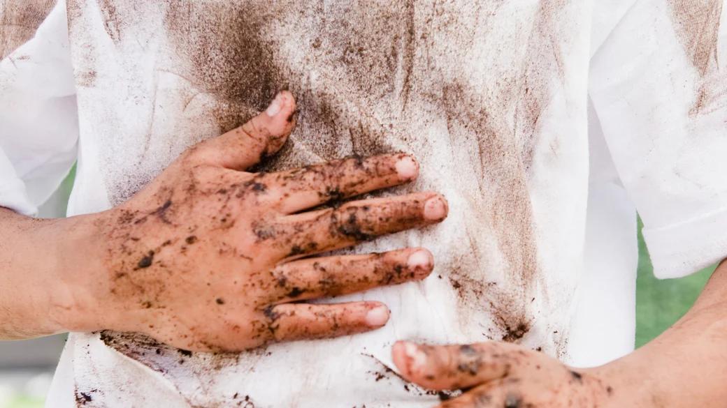 quitar manchas de barro de la ropa - Cómo quitar el mal de tierra en la ropa de color