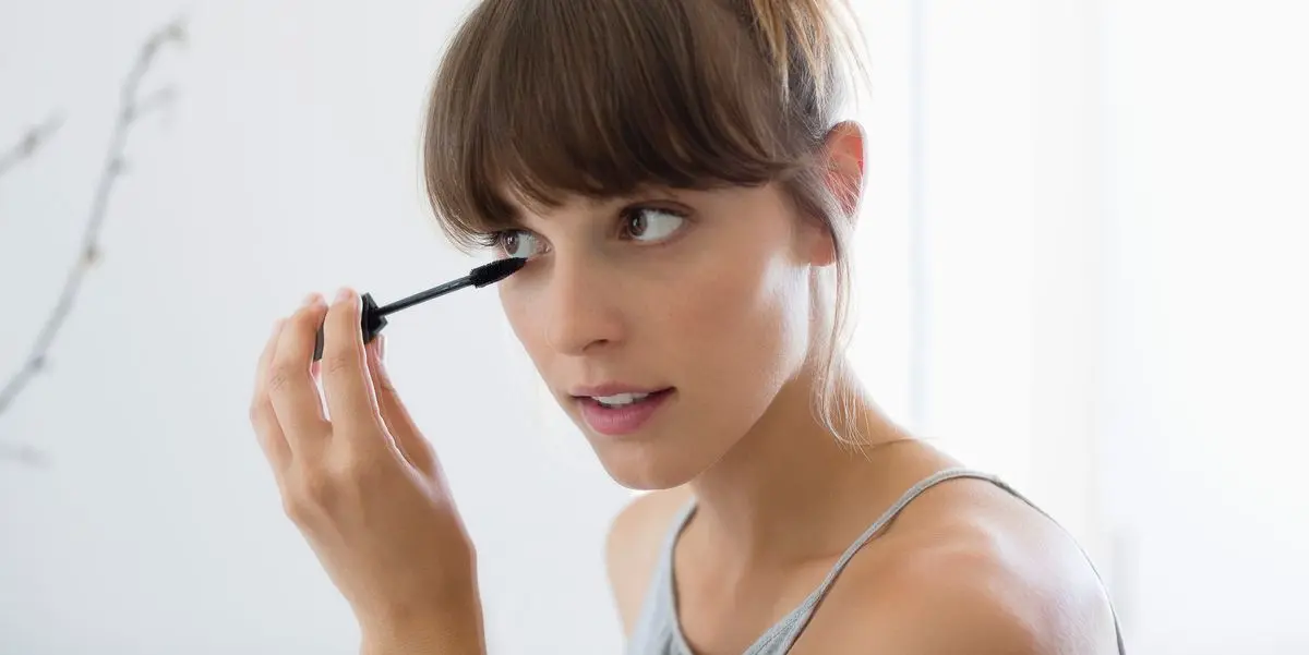 Cómo quitar delineador de ojos de la ropa - Cómo quitar manchas de rímel en la ropa blanca como quitar delineador de ojos de la ropa - Cómo quitar manchas de rímel en la ropa blanca
