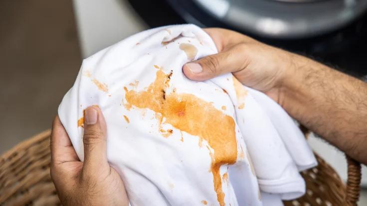 como quitar una mancha de comida en la ropa - Cómo quitar manchas dificiles de comida