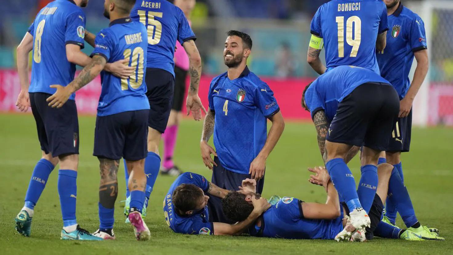 seleccion italiana ropa - Cómo se llama la camiseta de Italia