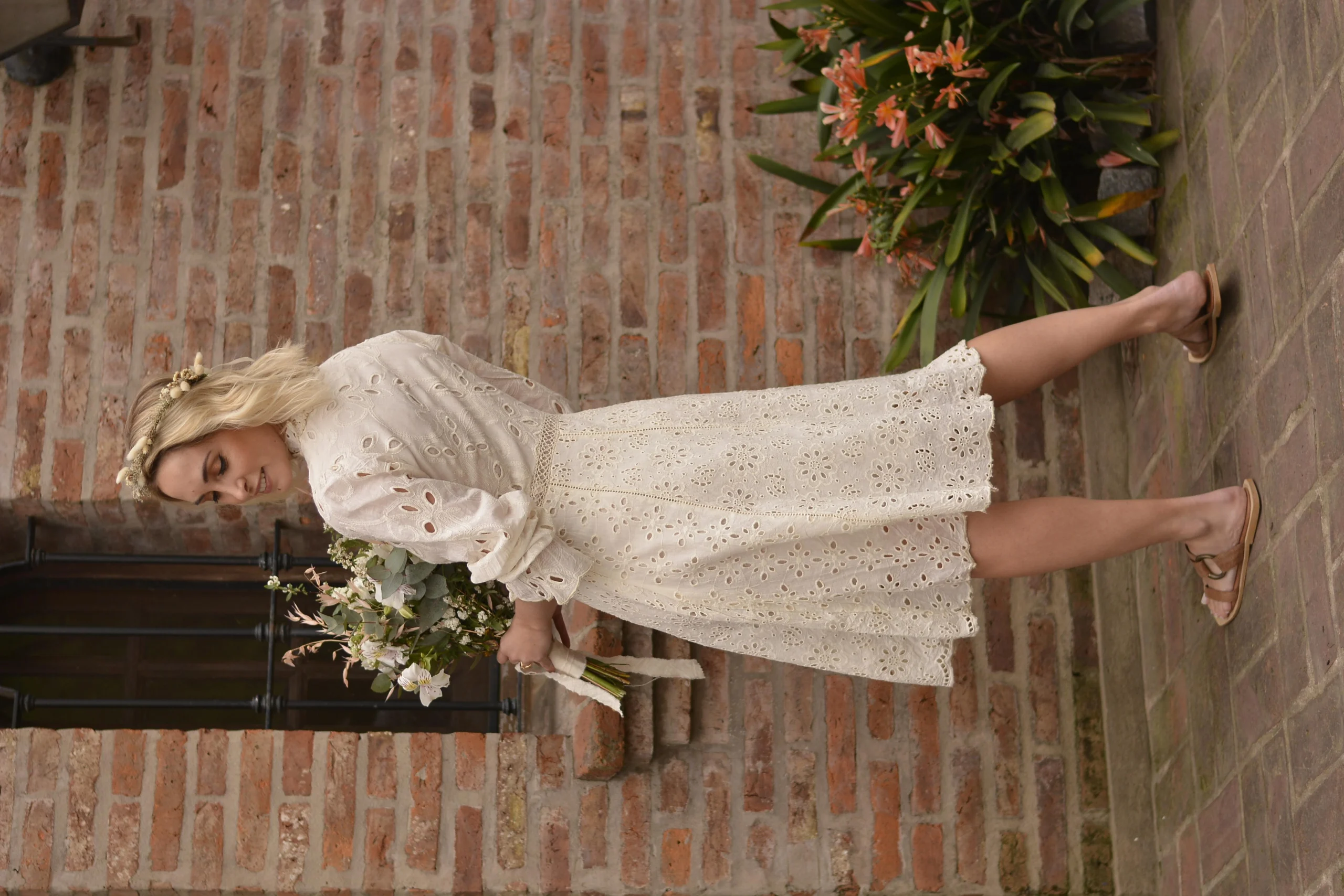 Vestidos de novia de broderie: una opción elegante y romántica - Cómo se llama la tela que usan para los vestidos de novia vestidos de novia de broderie - Cómo se llama la tela que usan para los vestidos de novia