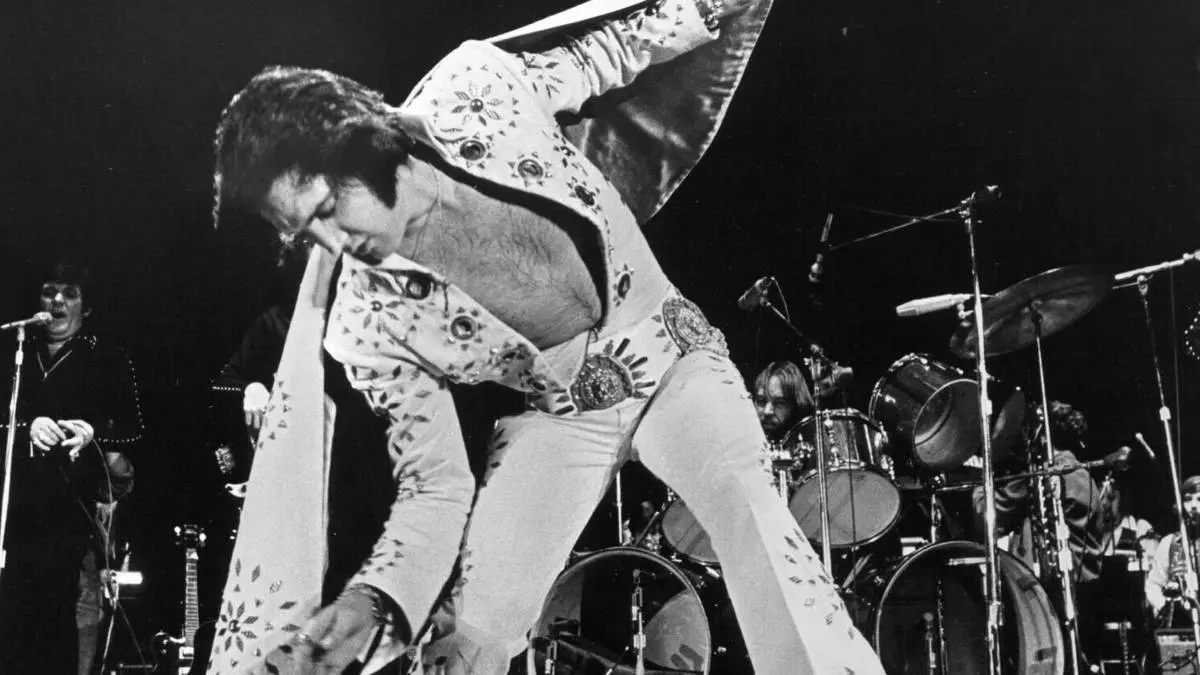 vestidos epoca de elvis presley - Cómo se llaman los trajes de Elvis