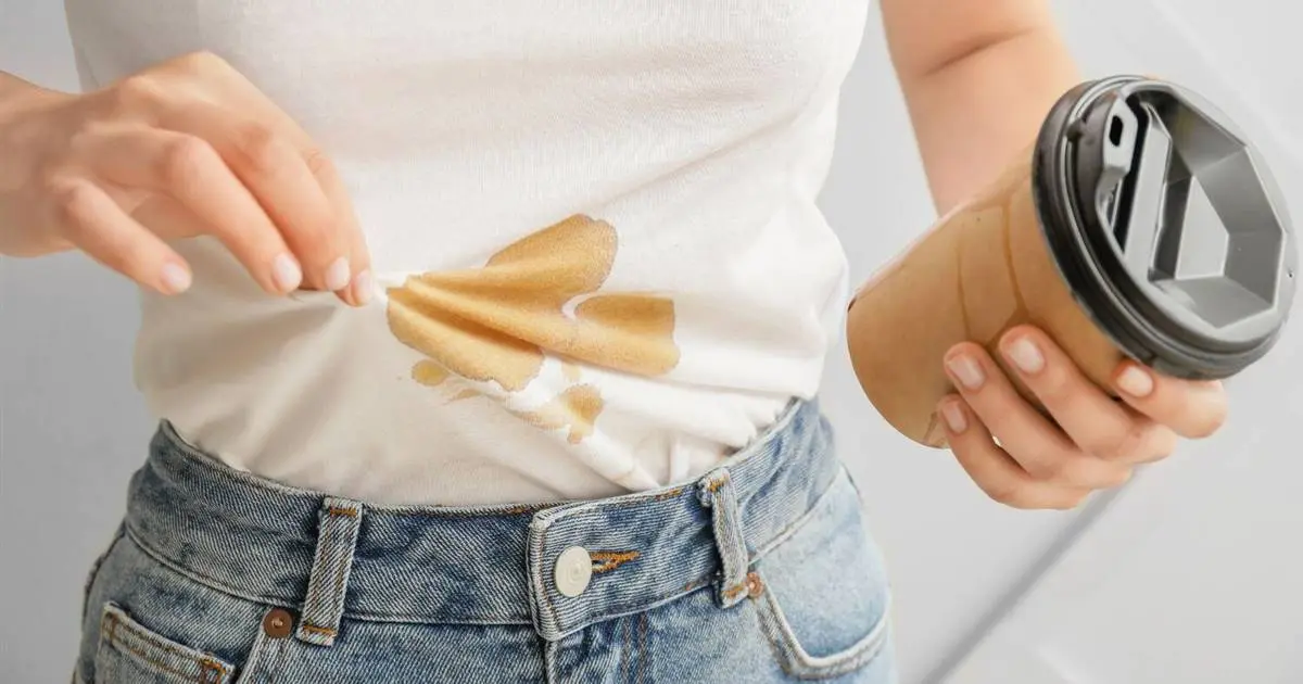 el cafe sale de la ropa - Cómo se quita la mancha de café con leche en la ropa