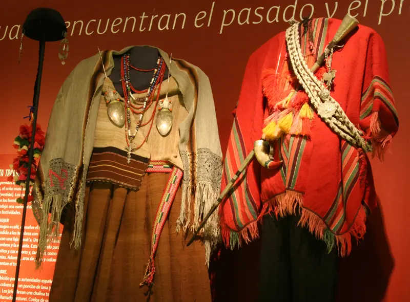 vestimenta mujer aymara - Cómo se vestían las mujeres aymaras