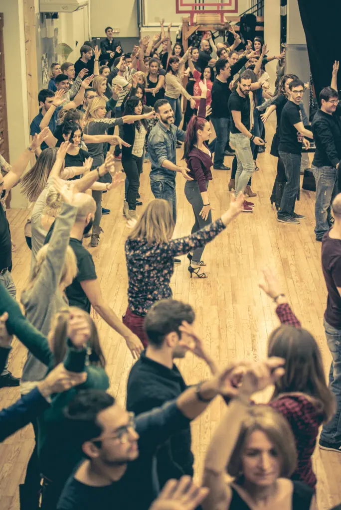 Camisa para bailar salsa de hombre: cómo elegir la mejor opción - Cómo vestir para ir a bailar salsa camisa para bailar salsa de hombre - Cómo vestir para ir a bailar salsa