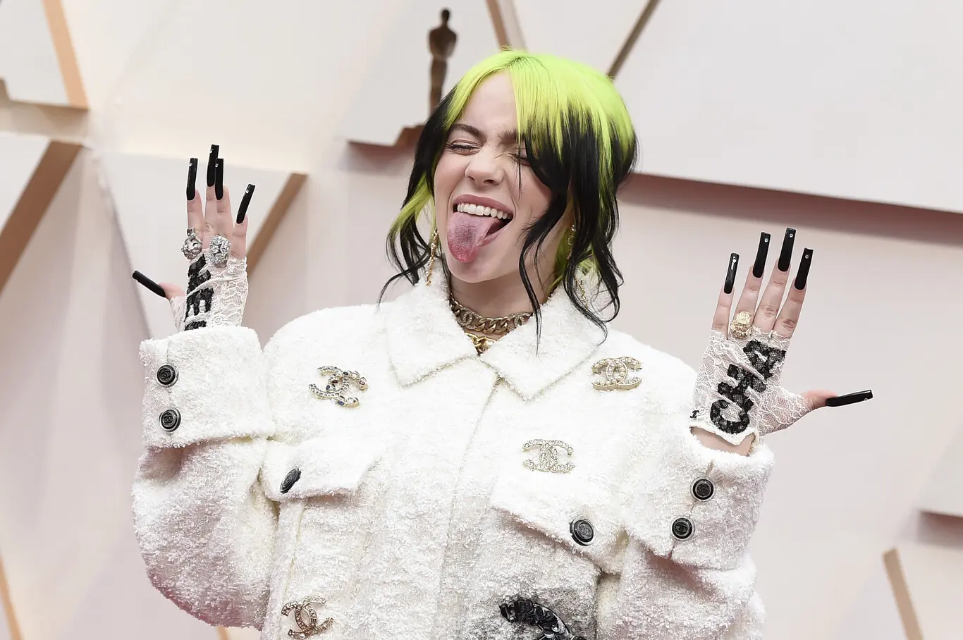 juegos de vestir a billie eilish - Cuál es el color favorito de Billie