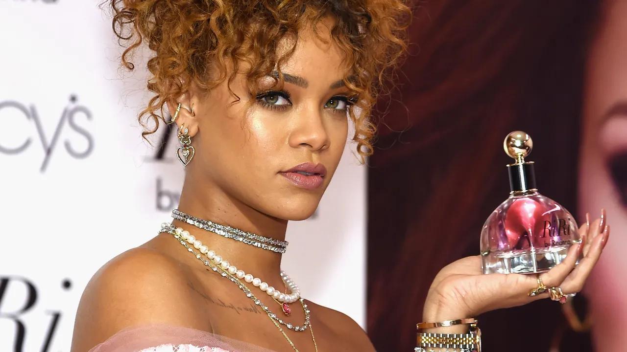 a que huele el perfume de rihanna - Cuál es el famoso perfume de Rihanna