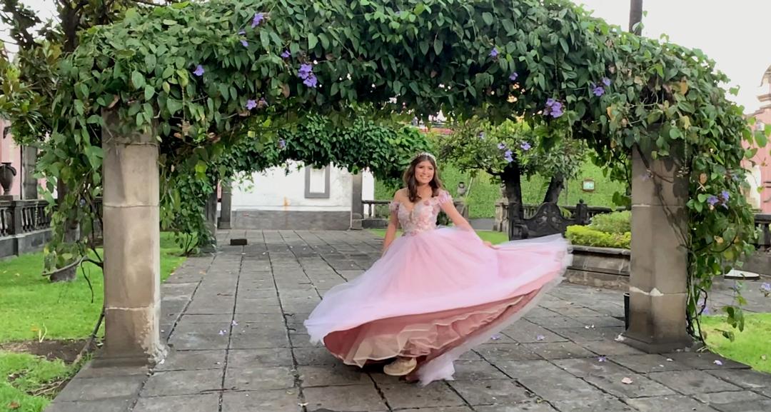 vestidos de 15 años de la princesa y el sapo - Cuál es el significado de cumplir 15 años