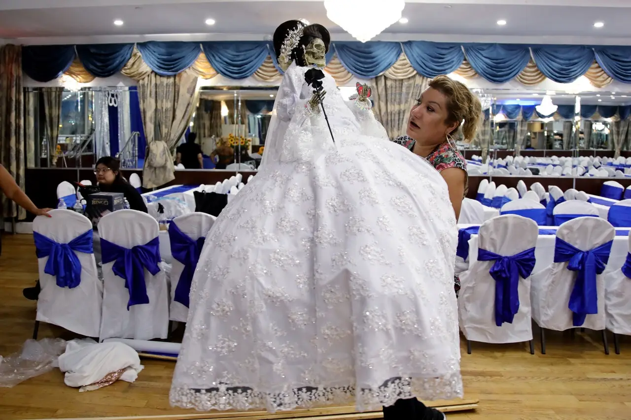 vestidos de novia para la santa muerte - Cuál es la niña blanca