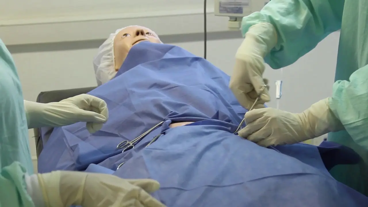 Vestido del paciente en la mesa de operaciones: Importancia y características - Cuál es la vestimenta quirúrgica vestido del paciente en la mesa de operaciones - Cuál es la vestimenta quirúrgica