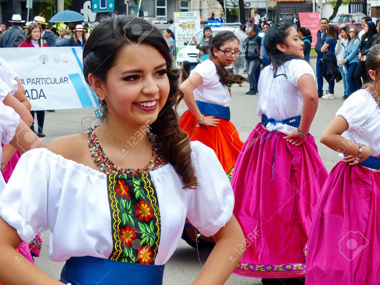 vestimenta de cuenca - Cuáles son las costumbres y tradiciones de Cuenca