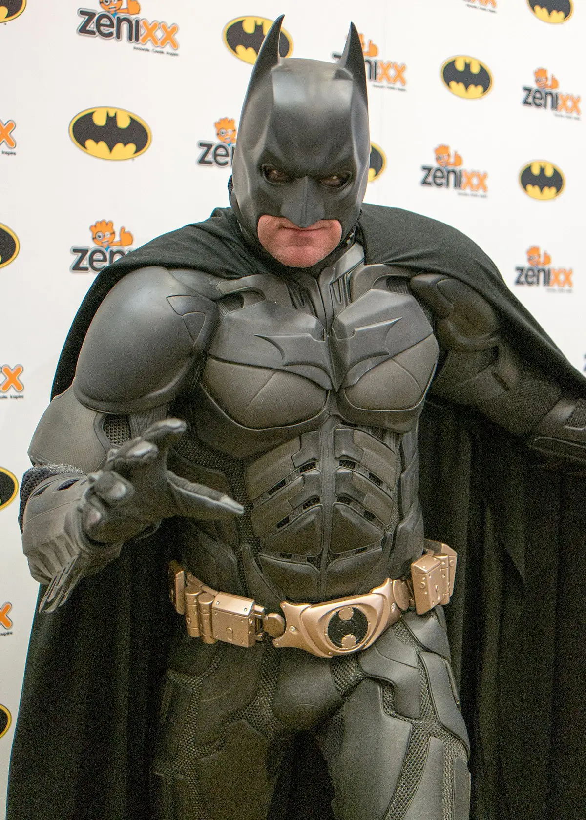 hombre vestido de batman - Cuáles son los poderes de Batman