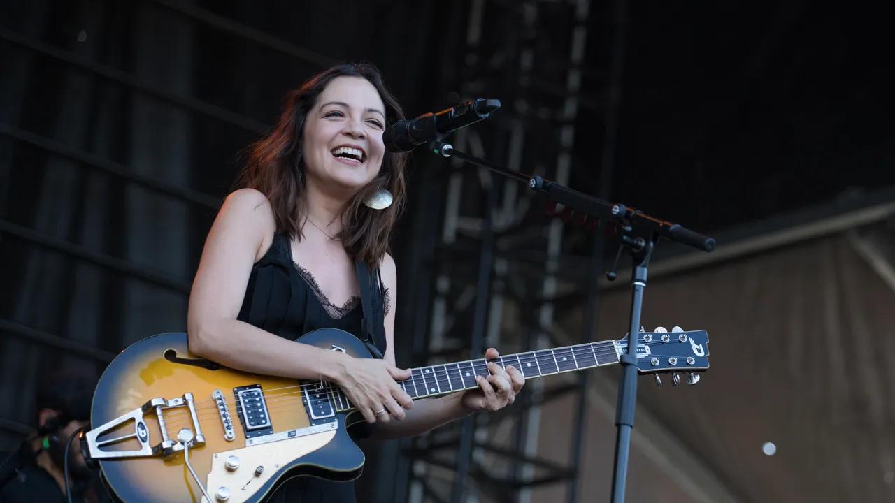 natalia lafourcade vestidos - Cuándo debutó Natalia Lafourcade