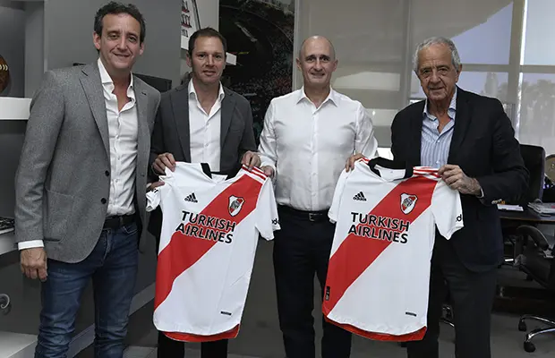 nike quiere vestir a river - Cuándo termina el contrato de River con adidas