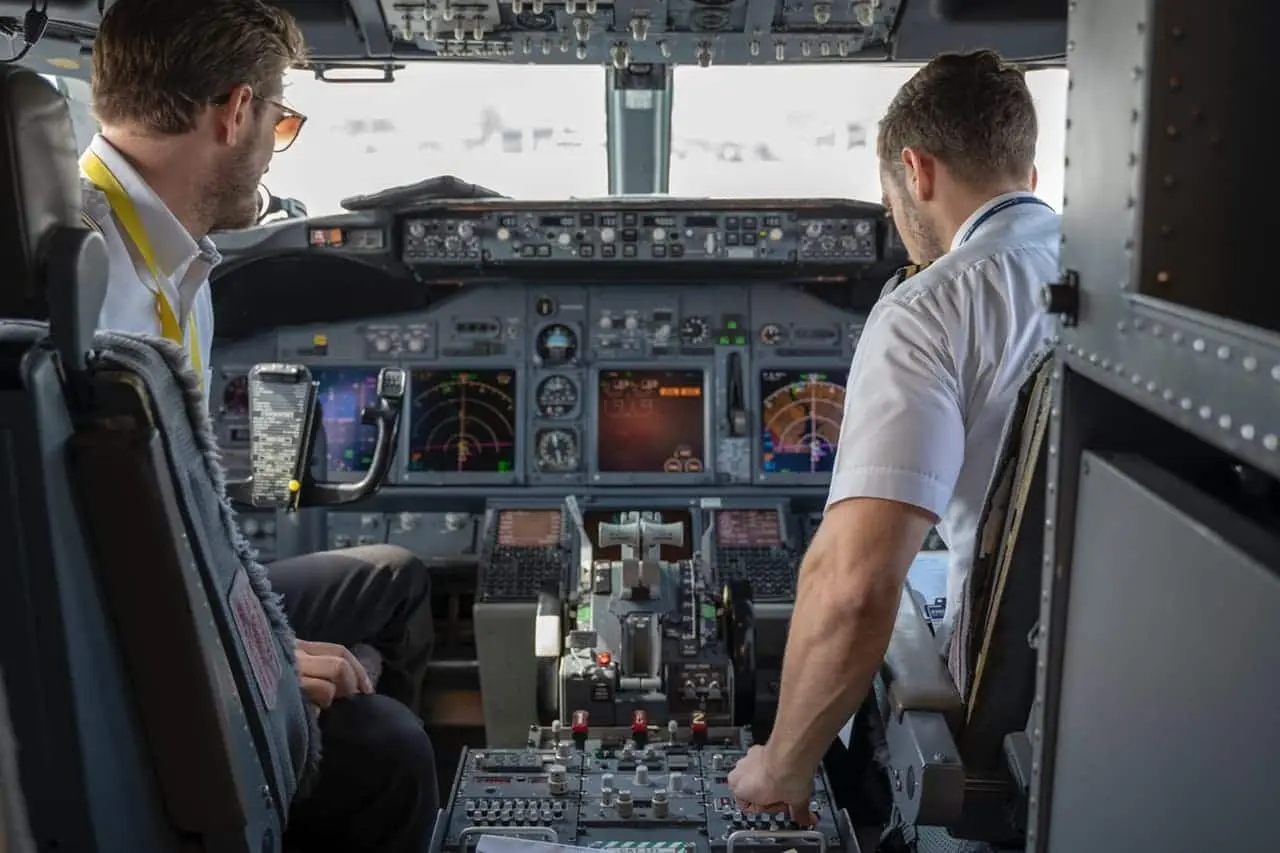 camisas para piloto aviador - Cuánto cuesta el curso de piloto de avion