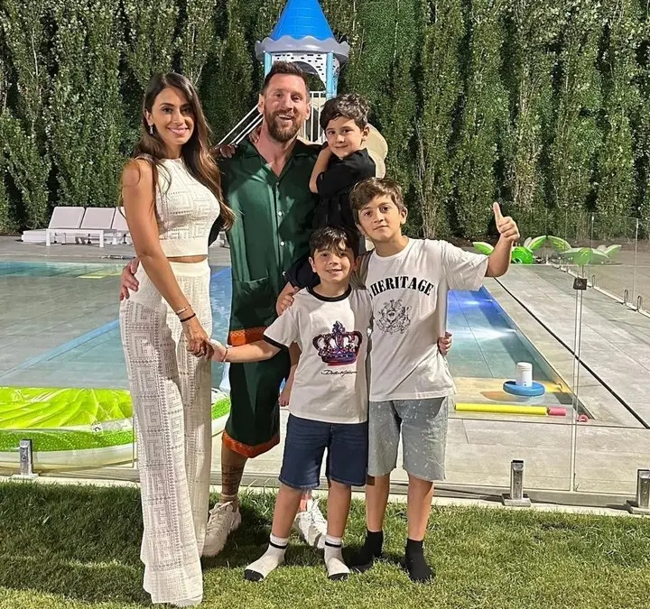 ropa de messi año nuevo - Cuánto cuesta el outfit de Messi