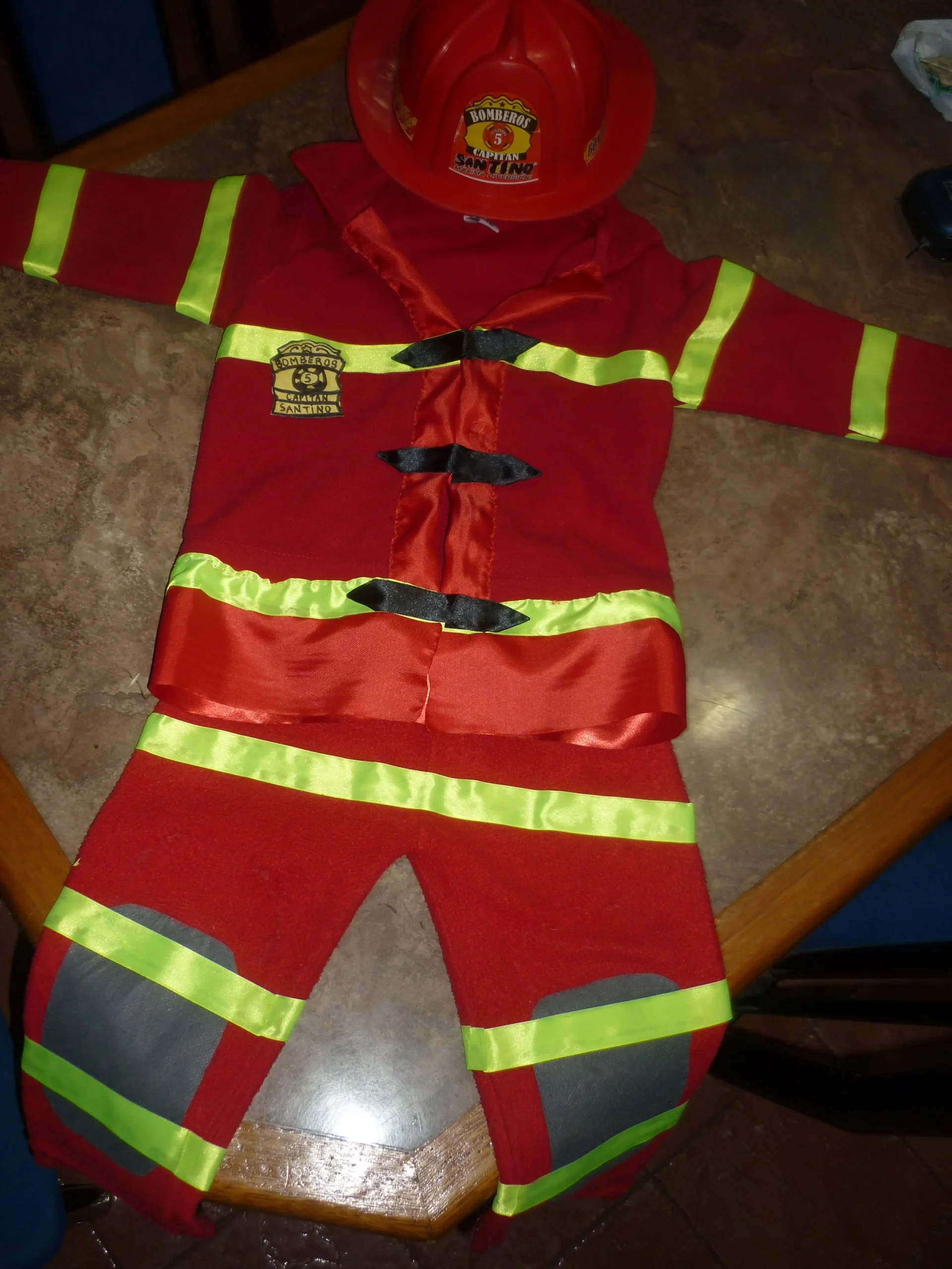 vestido de bombero para niños - Cuánto pesa el traje de los bomberos