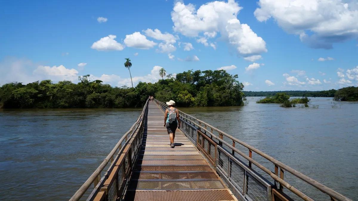 como vestirse en las cataratas del iguazu - Cuánto tiempo se tarda en recorrer las cataratas