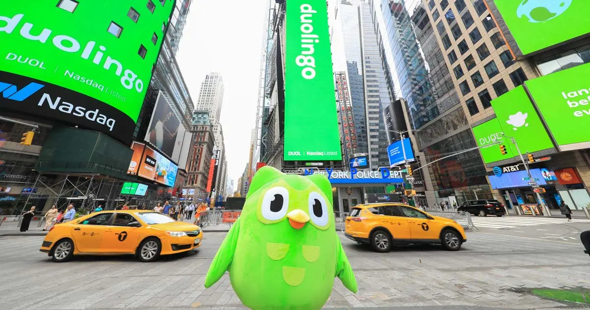 duolingo ropa - Cuántos años tiene dúo de Duolingo