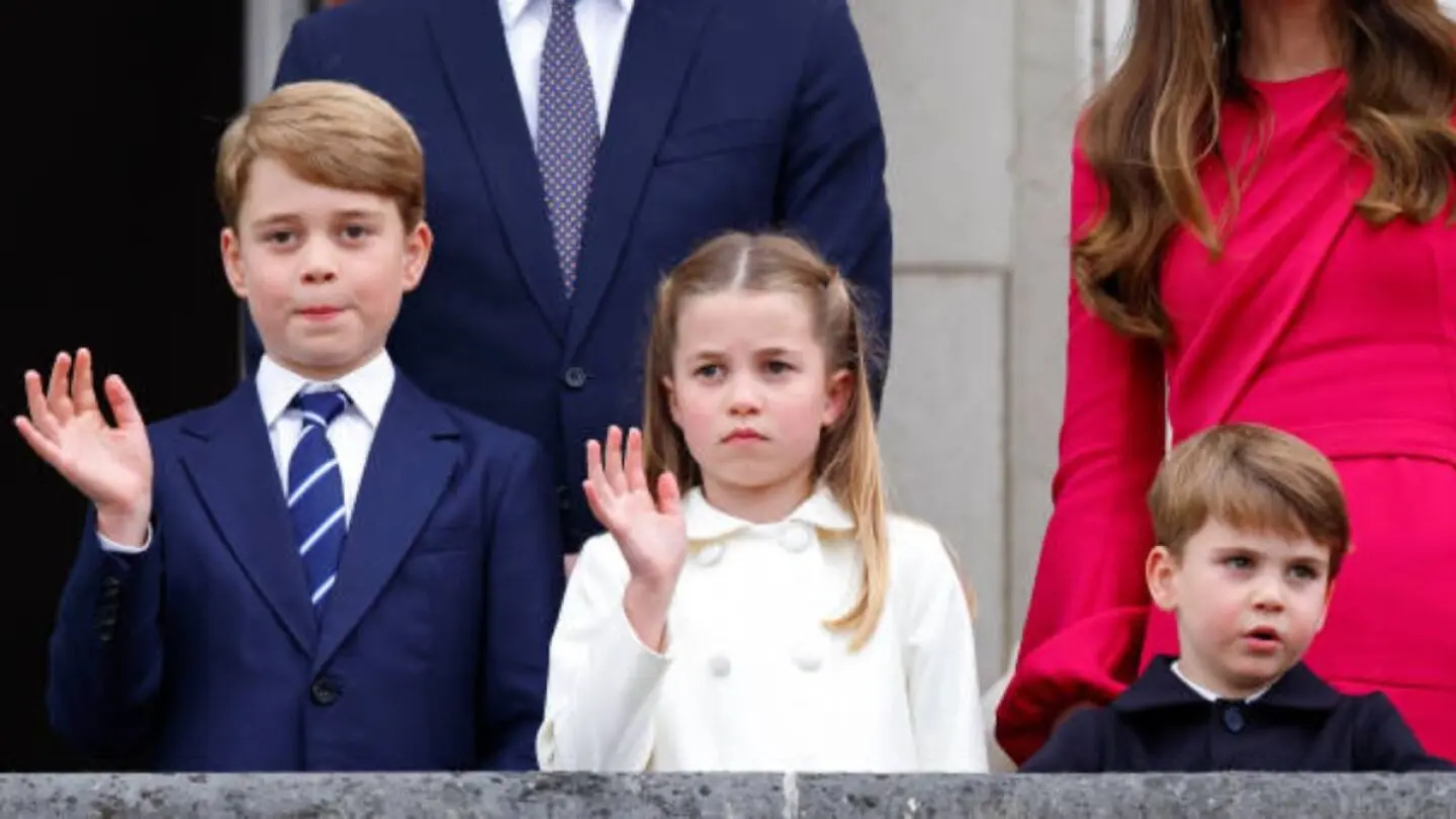 princesa charlotte vestidos - Cuántos hermanos tiene la princesa Charlotte