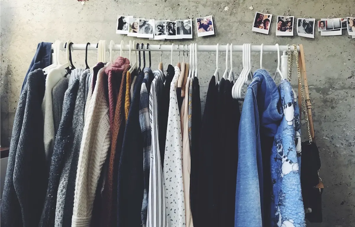 humana ropa segunda mano - Qué beneficios tiene comprar ropa de segunda mano