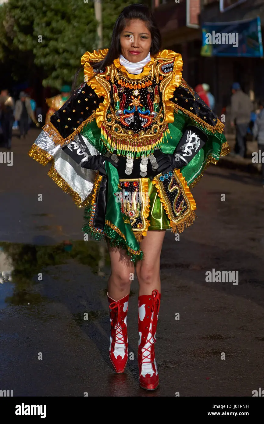 diablada vestimenta mujer - Qué caracteriza a la Diablada