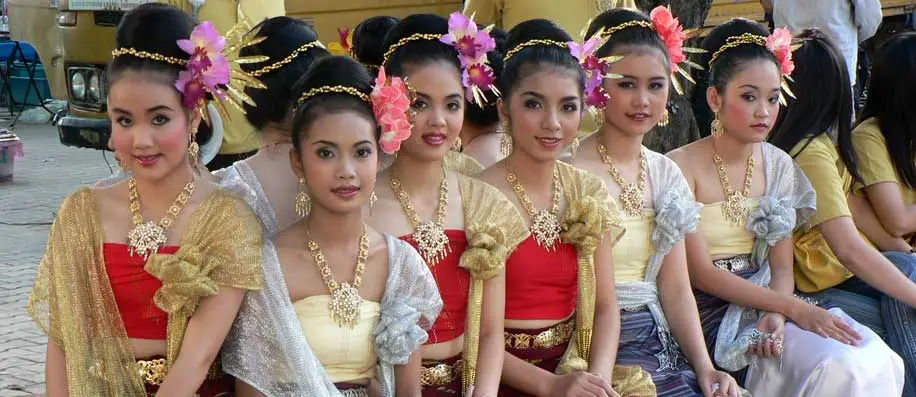vestimenta de tailandia mujer - Qué cultura es Tailandia
