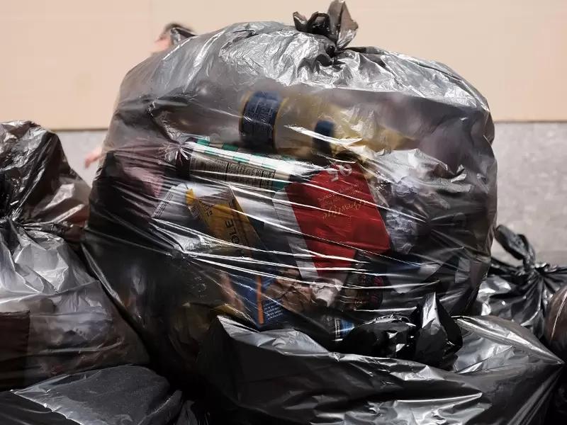 bolsas negras con ropa - Qué desechos va en la bolsa negra