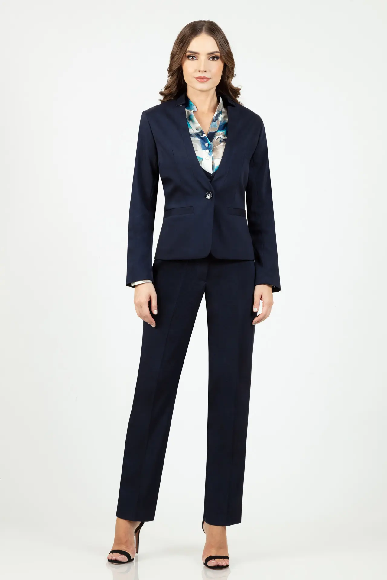 El traje sastre como uniforme corporativo para mujeres - Qué es traje sastre para dama traje sastre - Qué es traje sastre para dama