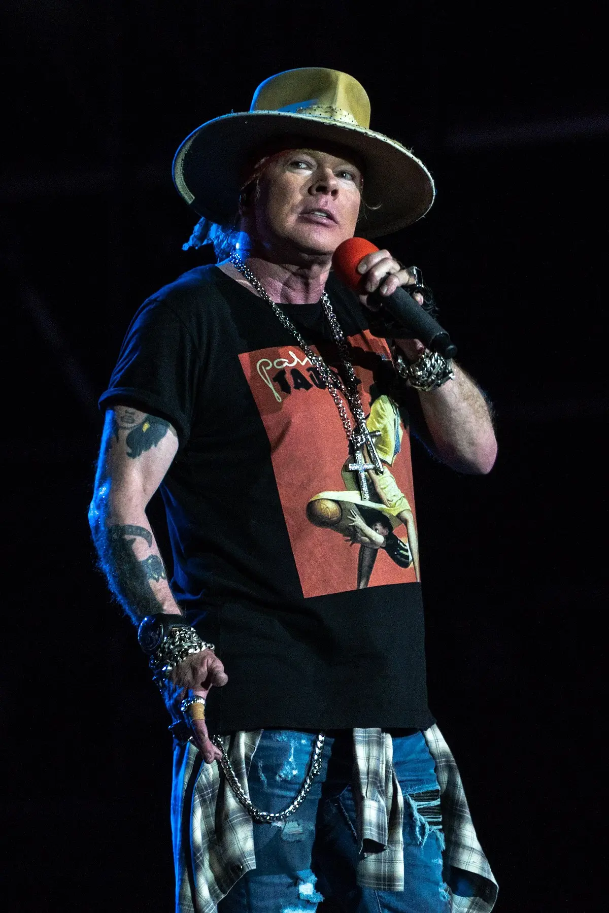 axel rose con pollera - Qué hace Axl Rose