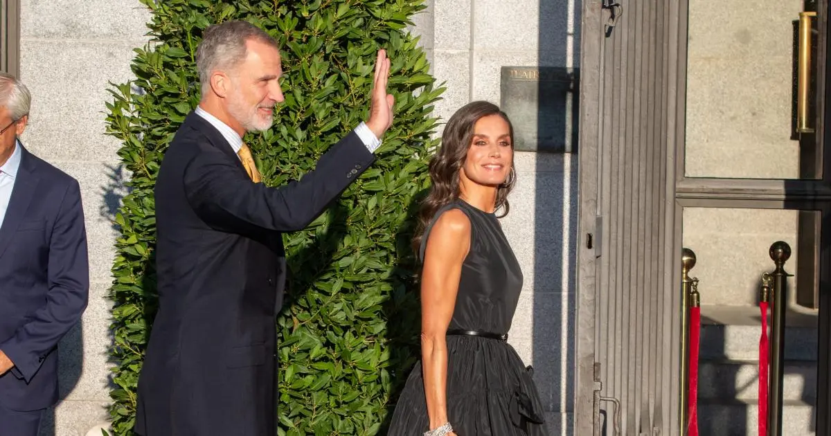 reina letizia vestido de novia - Qué modisto diseño el vestido de la reina Letizia