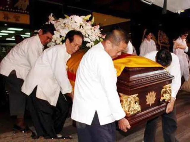 que significa vestirse de blanco en un funeral - Que no usar en un funeral