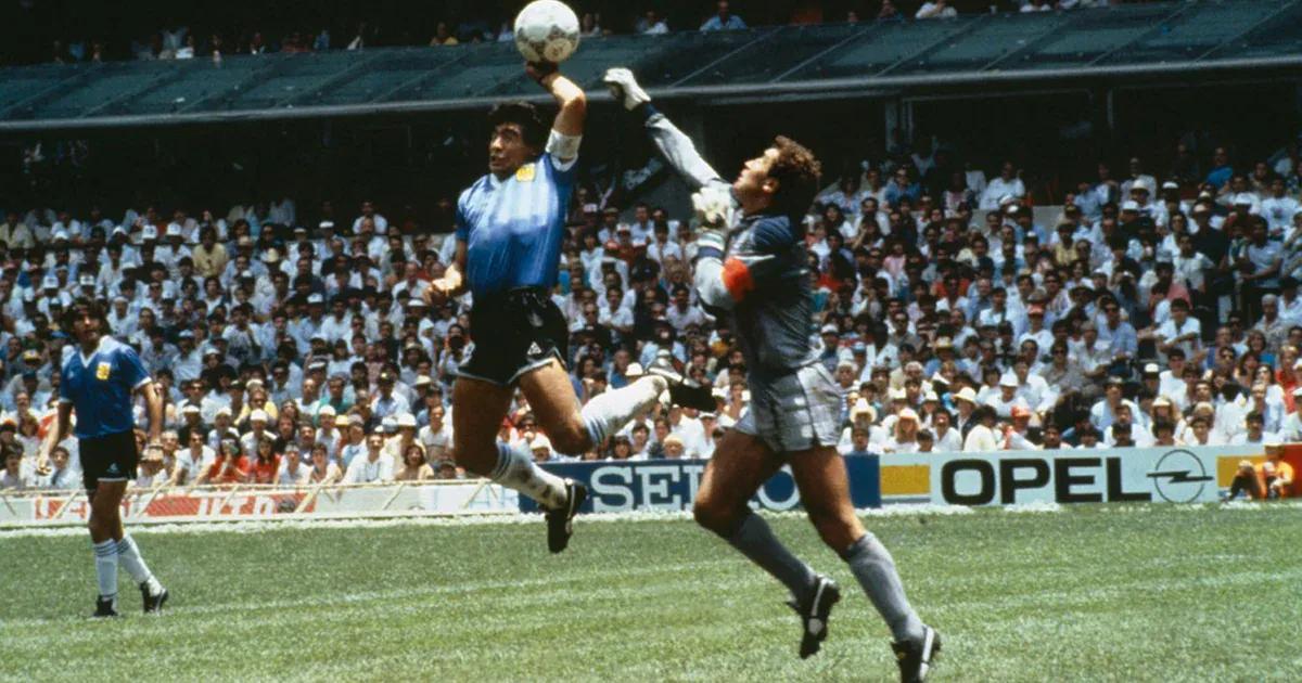 maradona con camisa versace - Qué números de camiseta uso Maradona