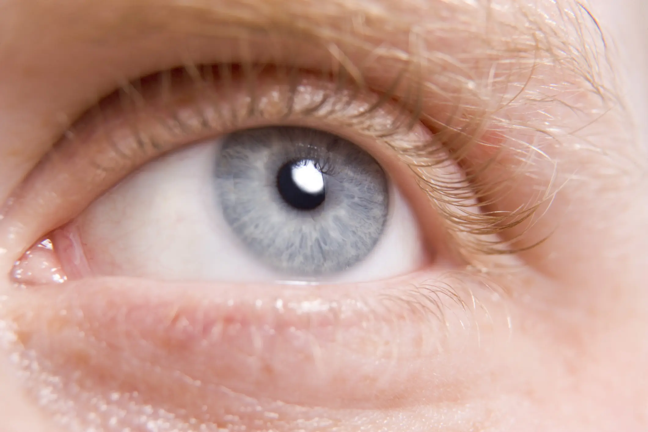 que hacer cuando entra perfume en los ojos - Qué pasa si te cae jabón en los ojos
