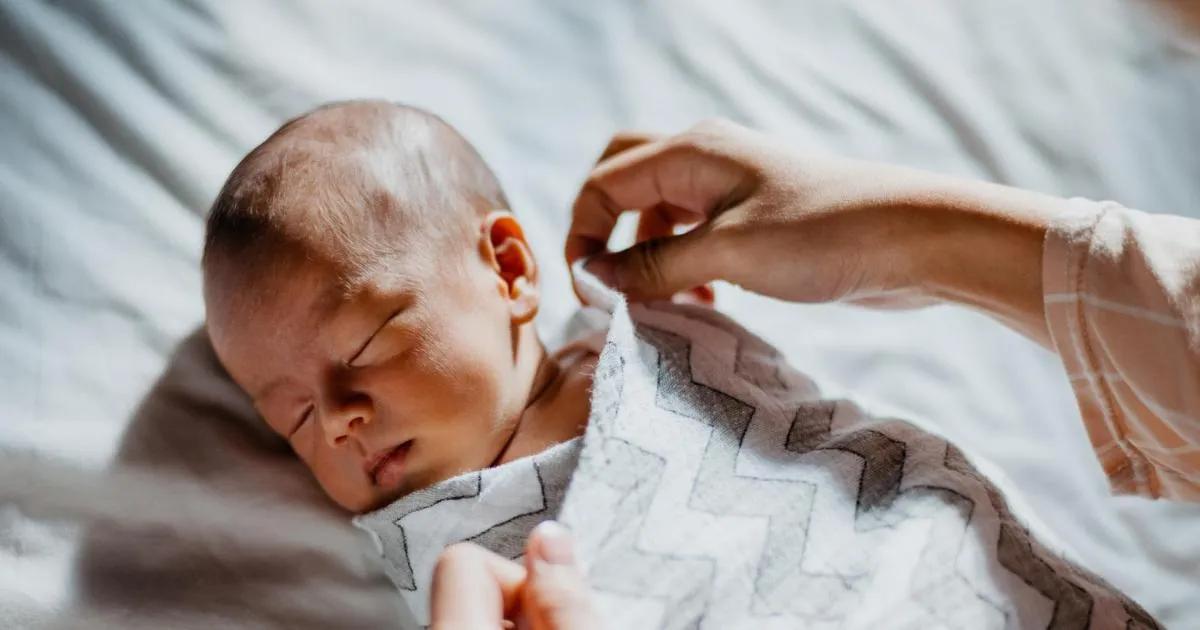 como vestir a un bebe segun la temperatura - Qué ropa poner a un bebé con 25 grados