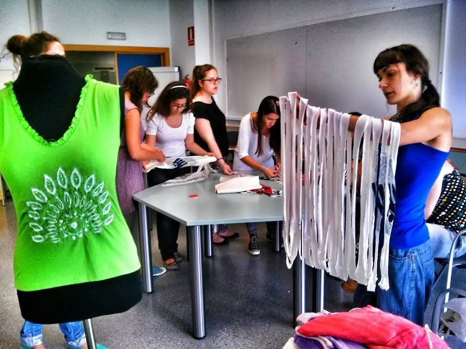 taller de reciclado de ropa - Qué se hace en un taller de reciclaje