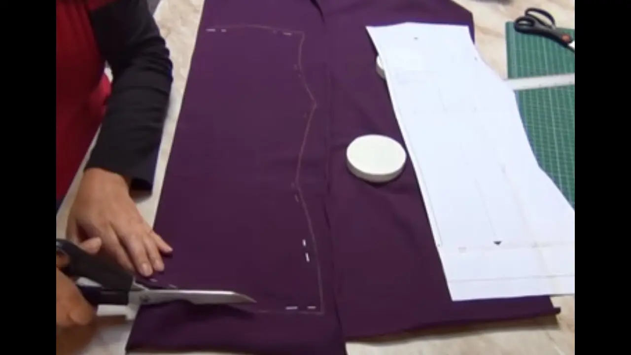 como cortar la tela para hacer una blusa - Qué se utiliza para cortar tela