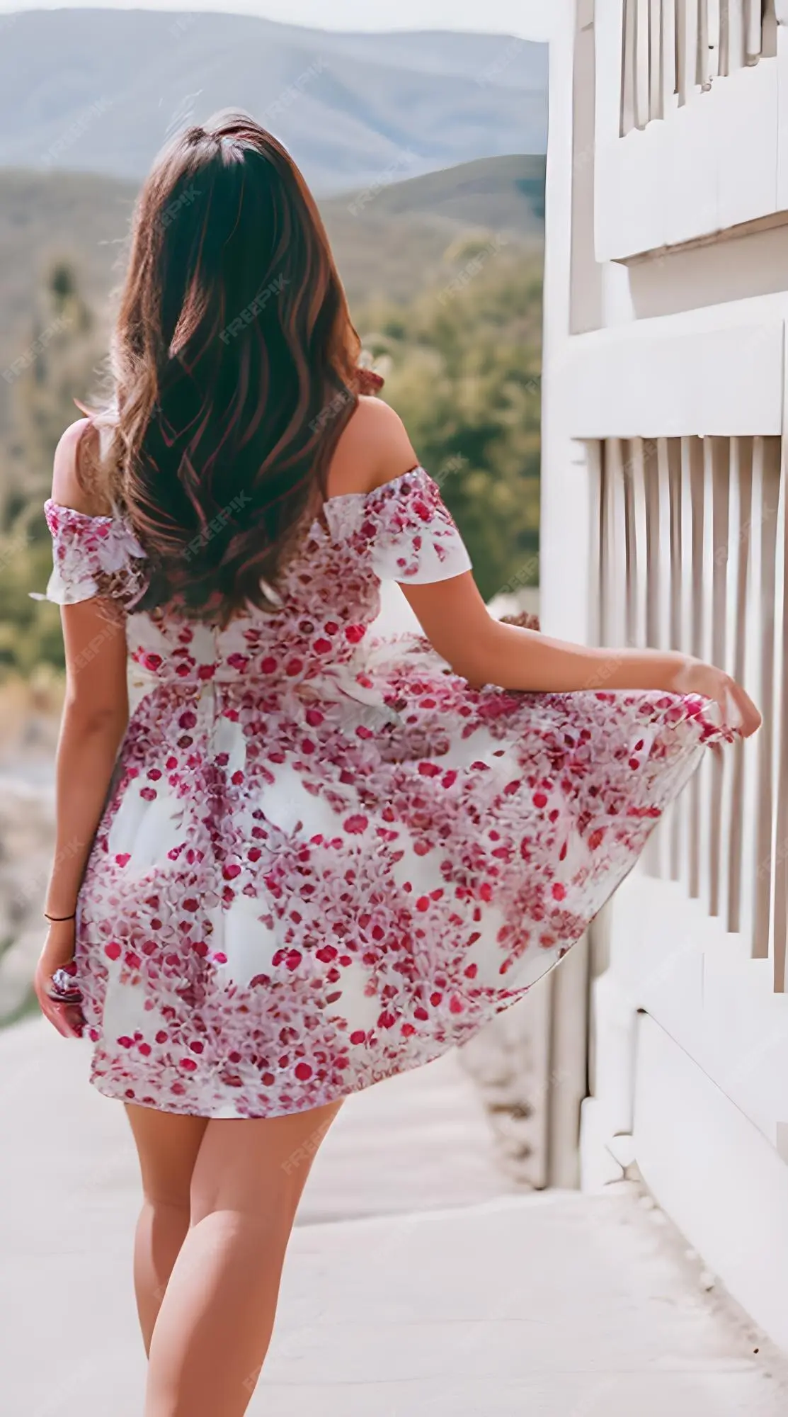 Mujer con vestido de flores - Qué significan las flores para las mujeres mujer con vestido de flores - Qué significan las flores para las mujeres
