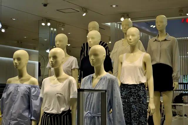 que significa blusa - Qué son las playeras en España