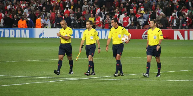 Vestimenta del árbitro de fútbol: Importancia y elementos necesarios - Que utiliza un árbitro de fútbol vestimenta arbitro de futbol - Que utiliza un árbitro de fútbol