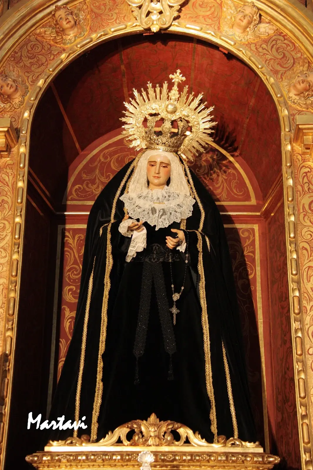 virgen vestida de negro significado - Qué Virgen tiene un manto negro