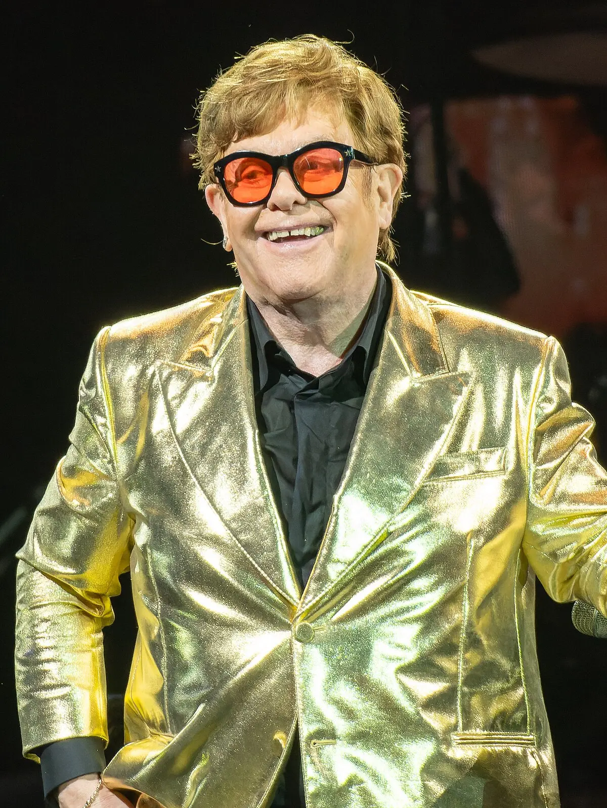 Elton John vestido de reina: un ícono de la moda y la extravagancia - Quién fue el primer amor de Elton John elton john vestido de reina - Quién fue el primer amor de Elton John