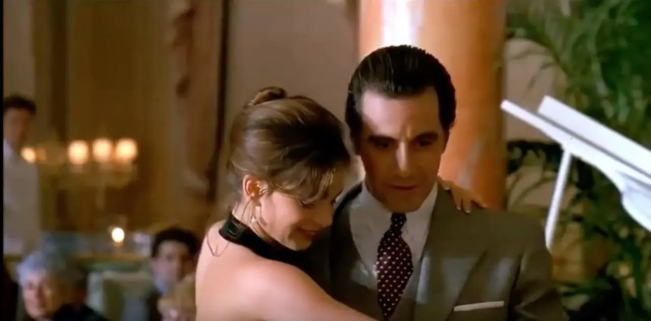 Actor de Perfume de Mujer: Un personaje icónico en el cine - Quién interpreta por una cabeza en Perfume de mujer actor de perfume de mujer - Quién interpreta por una cabeza en Perfume de mujer