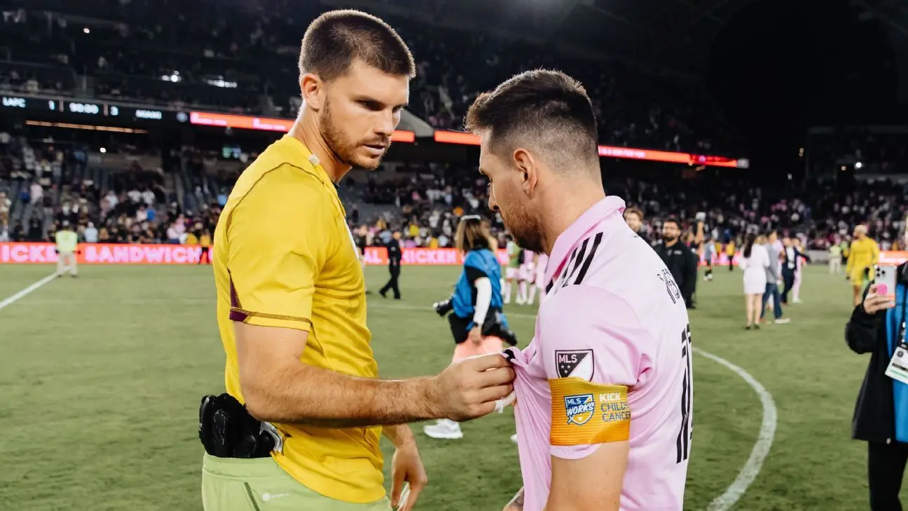 camisa messi argentina - Quién le pidió la camisa a Messi