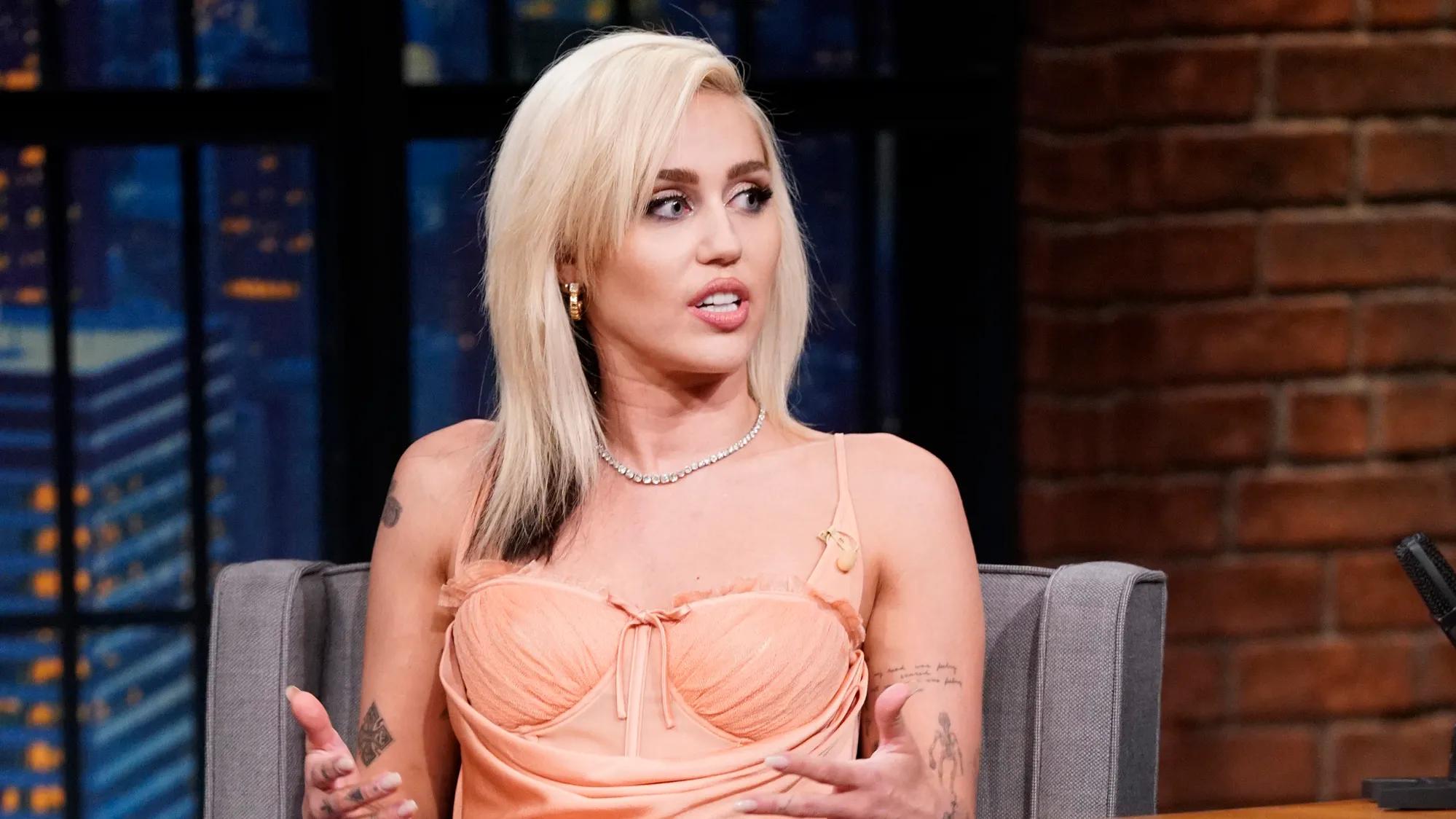 Vestido de Miley Cyrus en su boda: Un símbolo de amor propio y empoderamiento - Quién viste a Miley Cyrus vestido miley cyrus boda - Quién viste a Miley Cyrus
